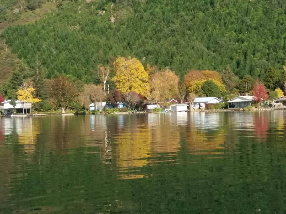 Lake Rotoiti Lakehouse Retreat Rotorua Exterior foto